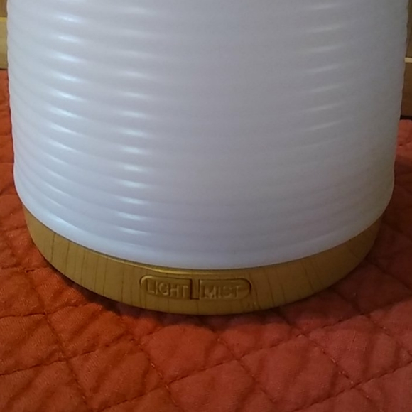LED Aroma Diffuser - Picture 4 of 6